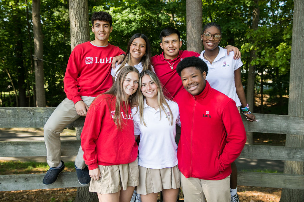 LuHi students posing for picture